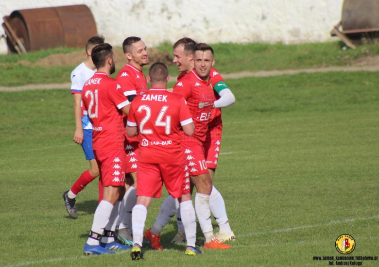 Klasa okręgowa: Zamek Kamieniec 5:0 (2:0) Włókniarz Głuszyca