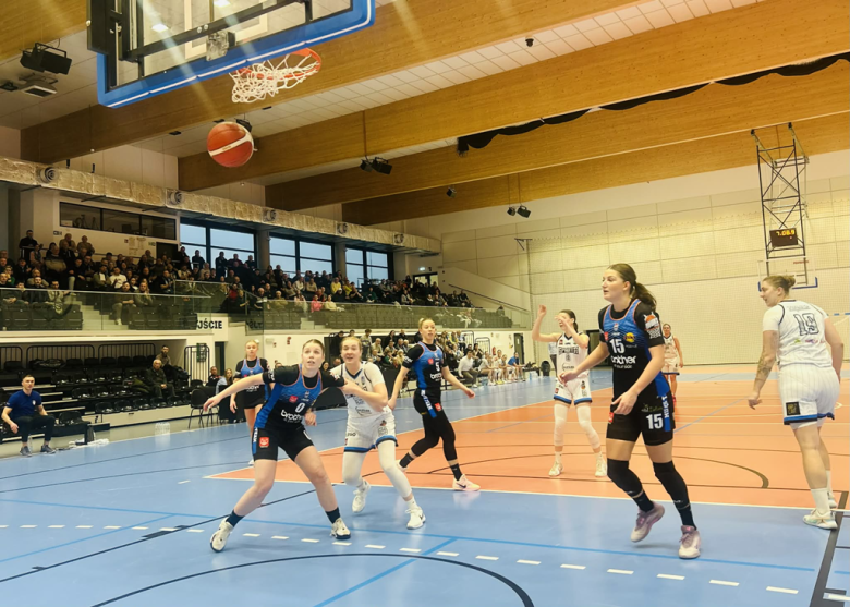 Walentynkowe spotkanie Sparta Ziębice – Brother MUKS Poznań w koszykówce kobiet