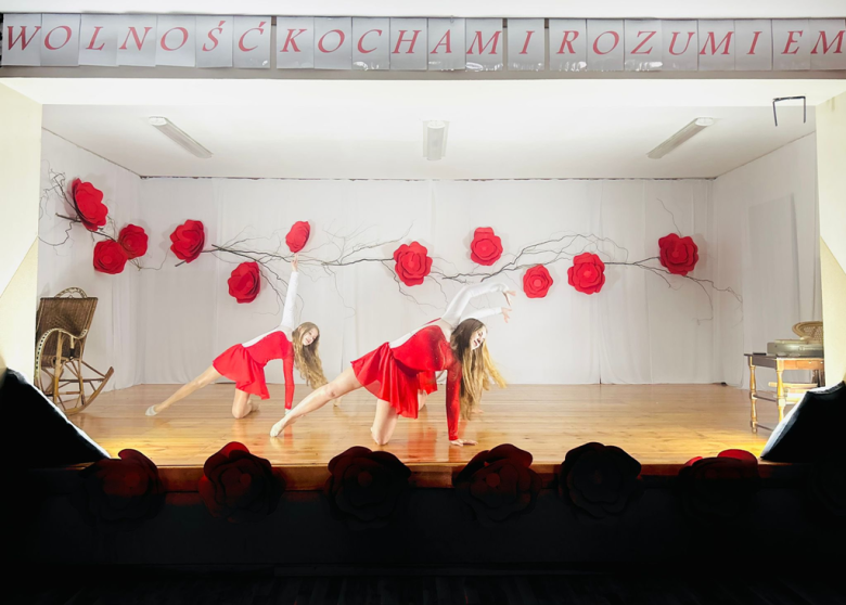  Akademia z okazji Święta Niepodległości w Niepublicznej Szkole Podstawowej w Lubnowie