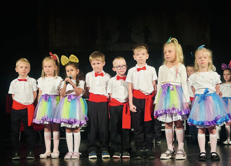 Występ przedszkolaków z okazji Dnia Mamy i Taty w Ziębickim Centrum Kultury