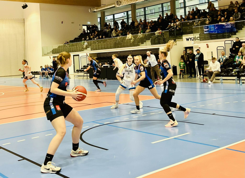 Walentynkowe spotkanie Sparta Ziębice – Brother MUKS Poznań w koszykówce kobiet