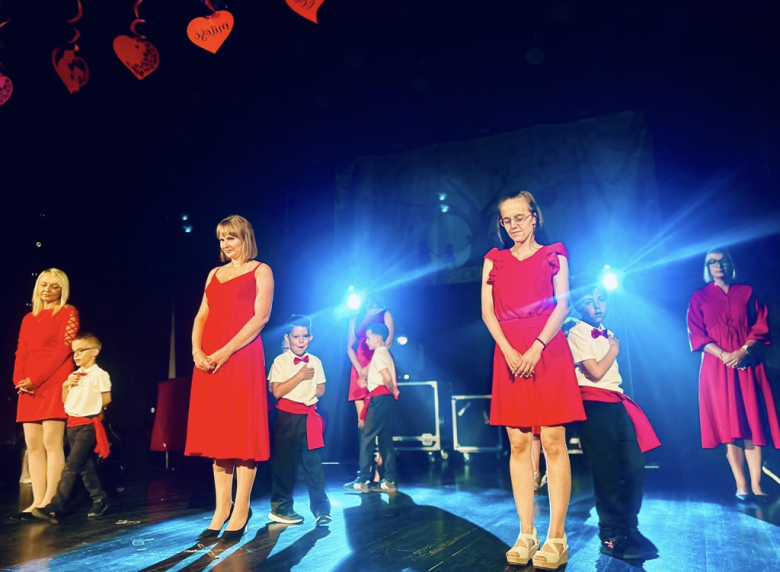Występ przedszkolaków z okazji Dnia Mamy i Taty w Ziębickim Centrum Kultury