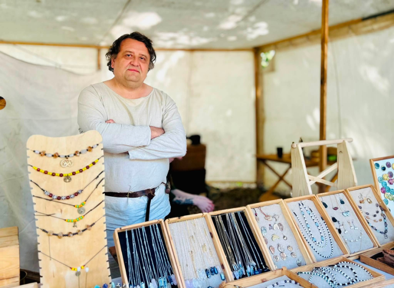 Średniowieczny Piknik w Dworku Służejów przyciągnął miłośników historii
