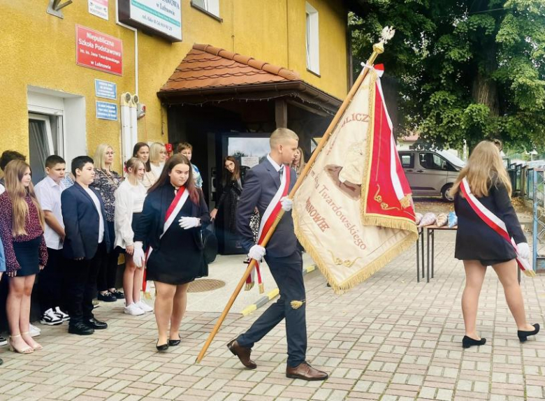 Rozpoczęcie roku szkolnego w Niepublicznej Szkole Podstawowej  w Lubnowie