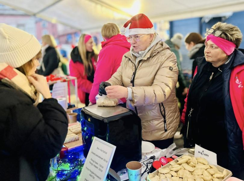 W Ziębicach można było poczuć magię świąt. Jarmark bożonarodzeniowy za nami [foto]