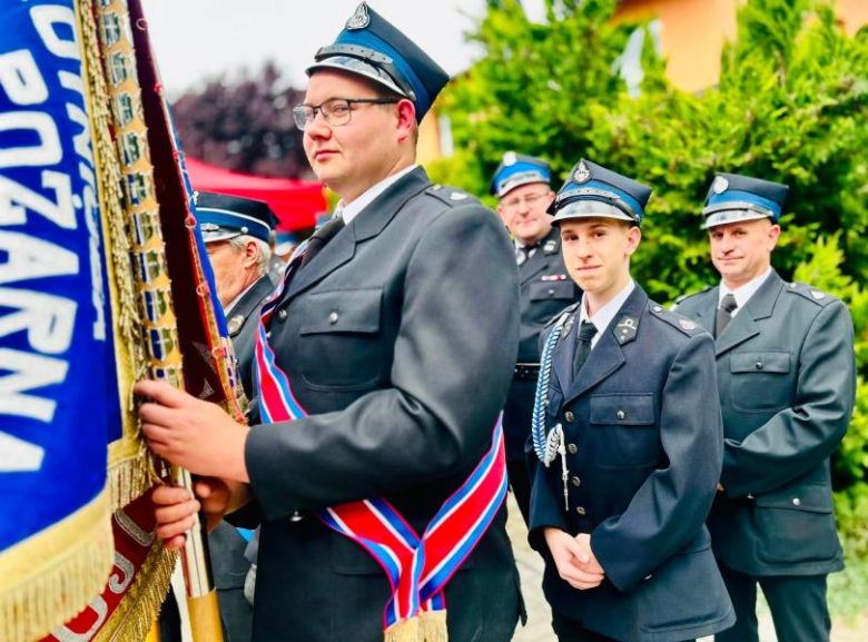 80 lat OSP Henryków. Jubileusz jednostki z udziałem strażaków, mieszkańców i samorządowców