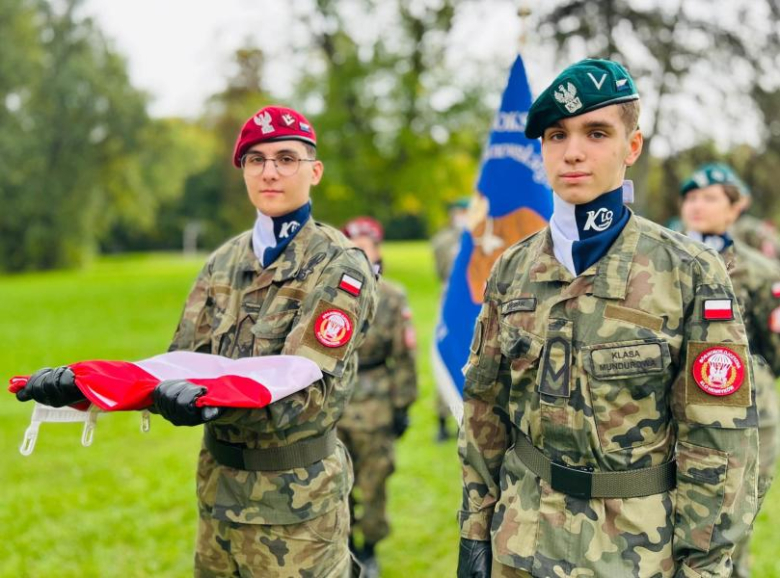 Kadeci z Henrykowa złożyli ślubowanie. Wyróżniono także nauczycieli