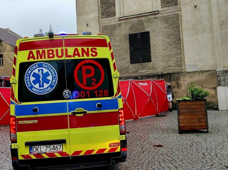Śmiertelny wypadek w Bardzie. Nie żyje 45-letni mężczyzna i 12-letni chłopiec