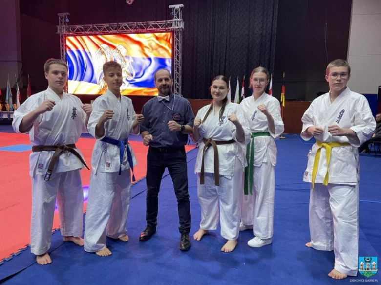 Członkowie Ząbkowickiego Klubu Karate Kyokushin na podium mistrzostw Europy