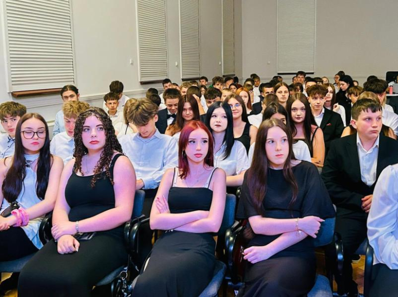 Uroczyste pożegnanie absolwentów Szkoły Podstawowej nr 4 w Ziębicach