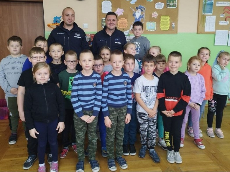 Kamienieccy policjanci edukują najmłodszych w zakresie bezpieczeństwa