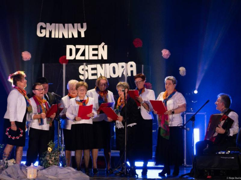 Gminny Dzień Seniora w Ciepłowodach – święto radości, muzyki i wspólnoty
