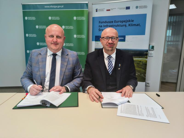 Podpisanie umowy na budowę sieci kanalizacyjnej w Braszowicach i modernizację w Ząbkowicach Śląskich