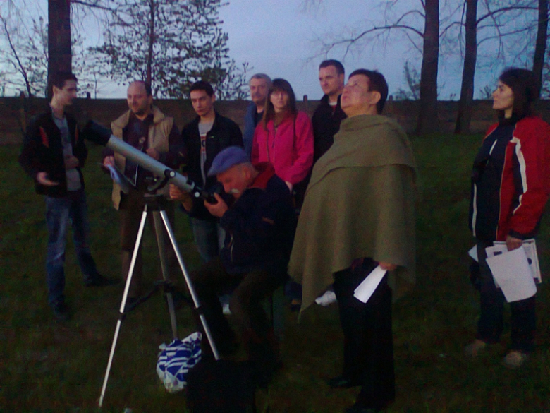 Spotkanie Klubu Miłośników Astronomii na ząbkowickim stadionie