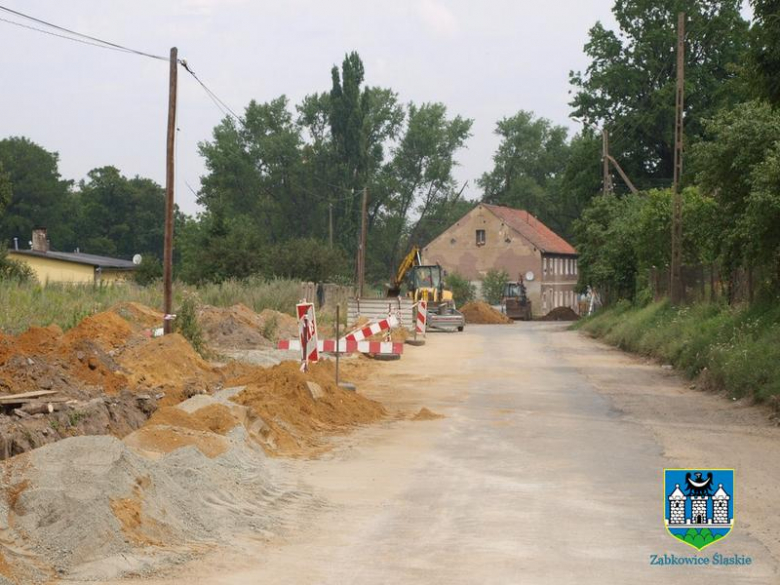 Remont drogi w miejscowości Tarnów trwa