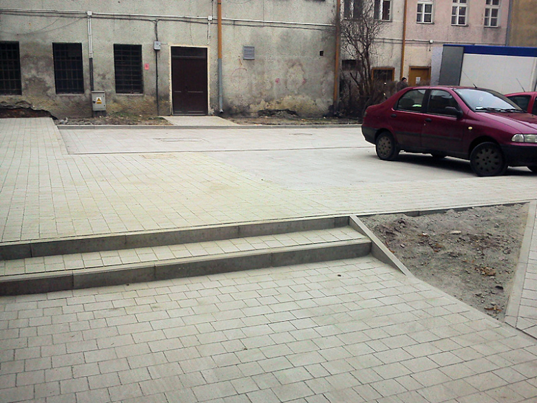 Nowy parking w Ząbkowicach Śl