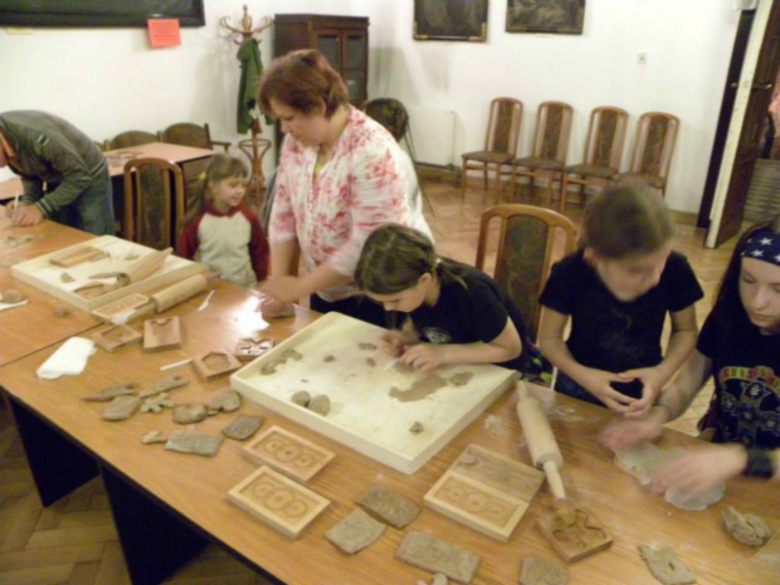 Nocne pieczenie pierników w muzeum