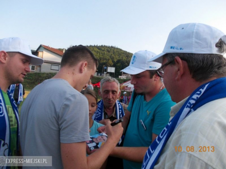 Piotr Zieliński chętnie pozował do zdjęć i rozdawał autografy