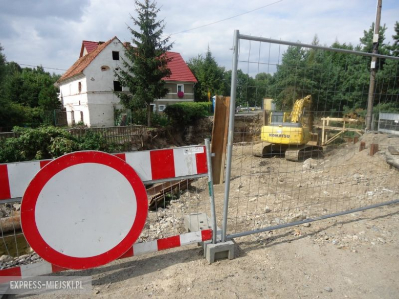 W związku z remontem mostu droga powiatowa jest w tym miejscu zamknięta