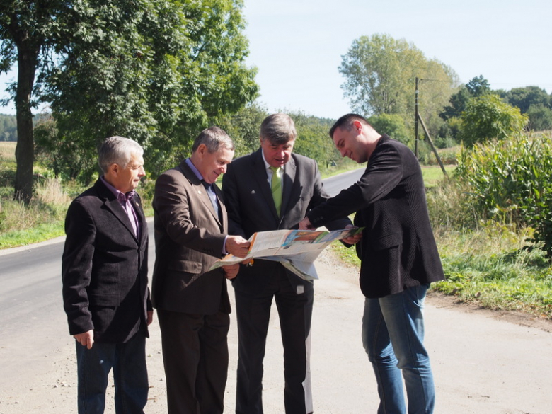 Oficjalne przekazanie drogi po remoncie do użytku