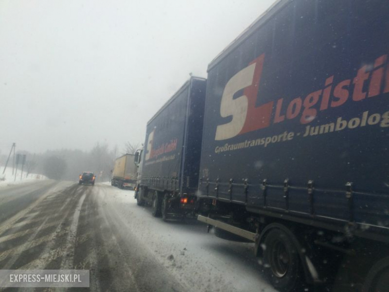 W powiecie doszło już do kilku kolizji, warunki na drogach nie należą do najlepszych