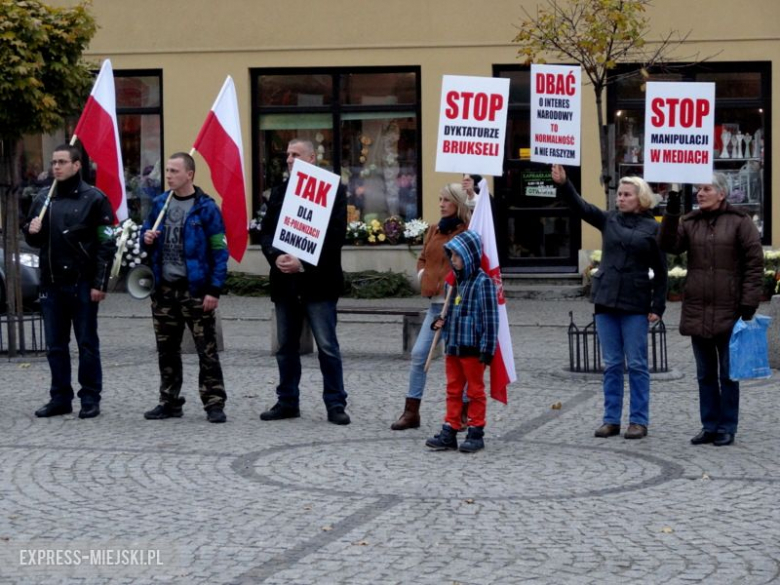 Protestujący na ząbkowickim rynku