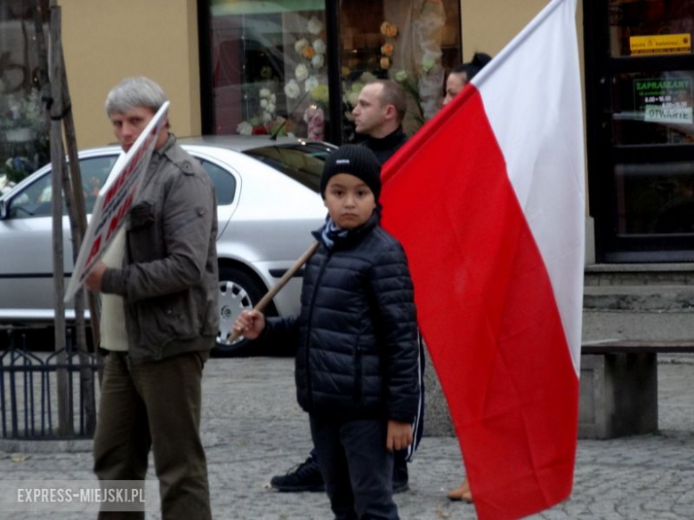 Protestujący na ząbkowickim rynku