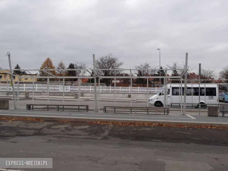 Pierwsze efekty prac związanych z remontem dworca autobusowego przy al. Niepodległości