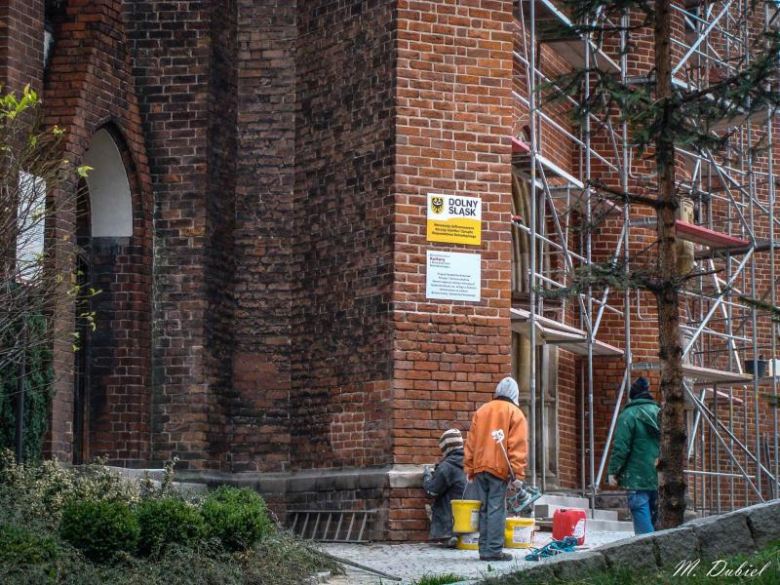 Remont ziębickiej bazyliki trwa od trzech miesięcy. Efekty prac są już widoczne