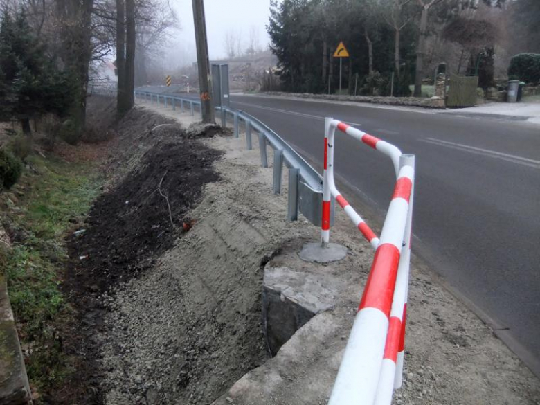 Wyremontowali kolejny odcinek drogi wojewódzkiej w gminie Ziębice