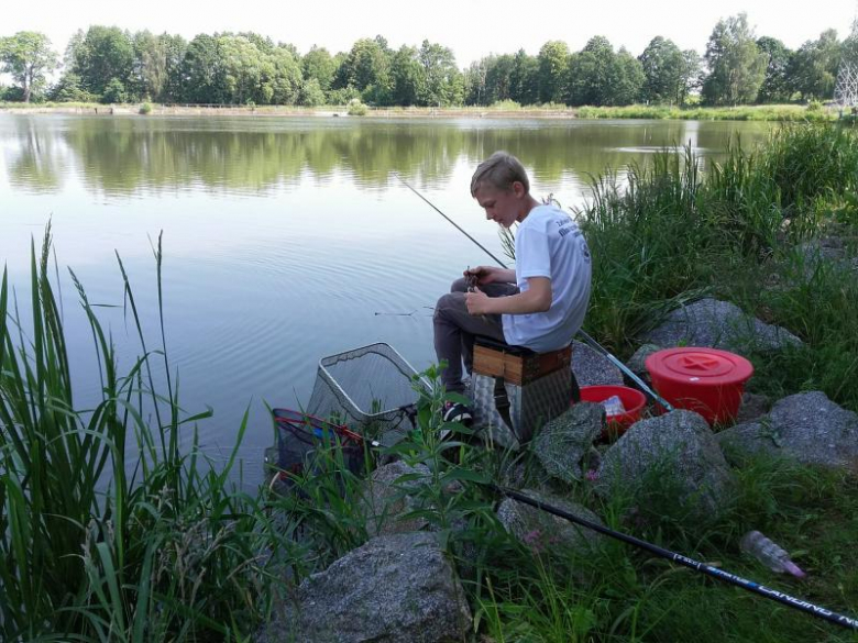 Piknik wędkarski z okazji Dnia Dziecka