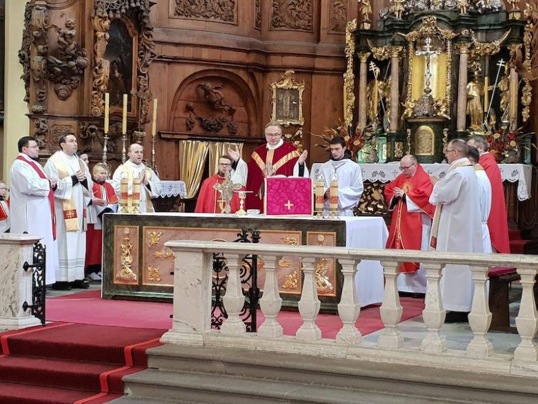 Ministranci z Diecezji Świdnickiej rywalizowali w turnieju tenisa stołowego i szachowym