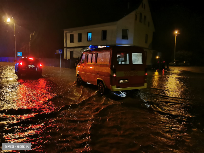 Ciepłowody: Zalane drogi, posesje i obiekty mieszkalne