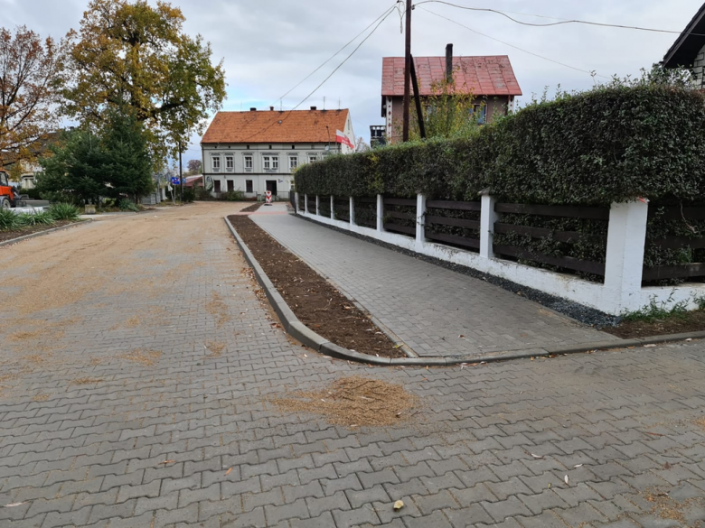 Dobiegają końca prace przy przebudowie dróg gminnych w Kamieńcu Ząbkowickim i Starczowie