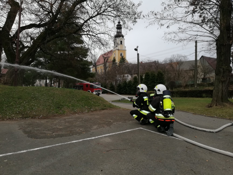 Szkolenie podstawowe strażaków ratowników Ochotniczych Straży Pożarnych.