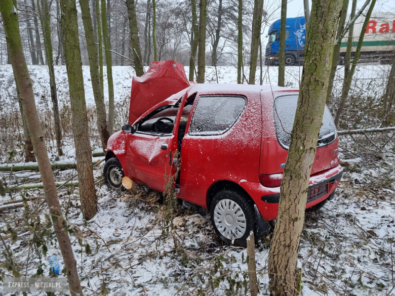 Seicento wypadło z drogi w Kluczowej