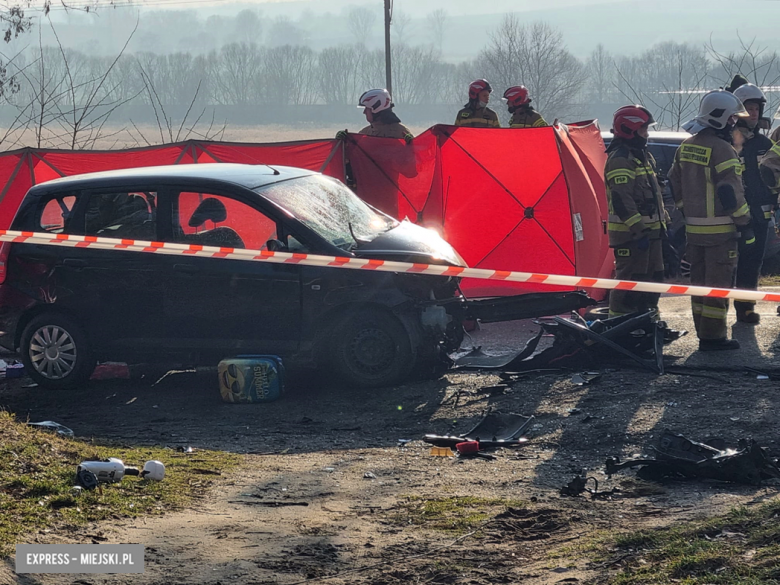 Śmiertelny wypadek między Ziębicami a Nowym Dworem. Trzy osoby w szpitalu