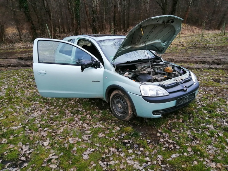  Kradł samochody wywożąc je lawetą z napisem „Autopomoc”