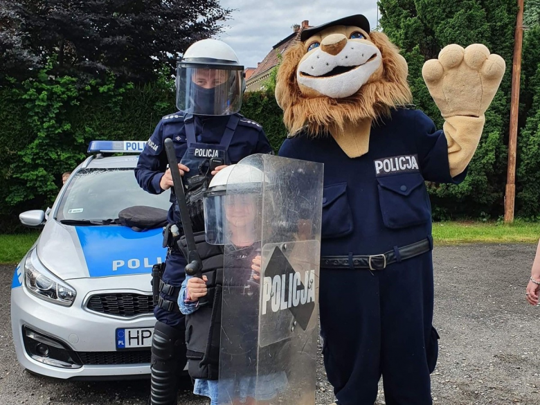 	Dzień dziecka z ząbkowicką policją