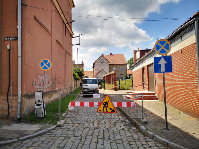 Ruszyły prace przy przebudowie ul. Pocztowej w Ziębicach