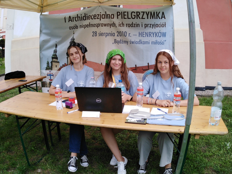 13. Pielgrzymka i Piknik Osób Niepełnosprawnych w Henrykowie