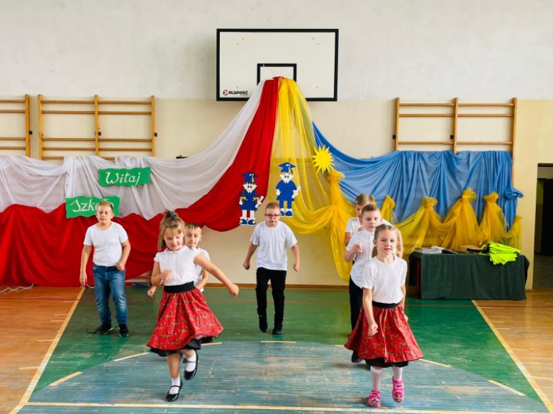 Gminne rozpoczęcie roku szkolnego w Niedźwiedziu