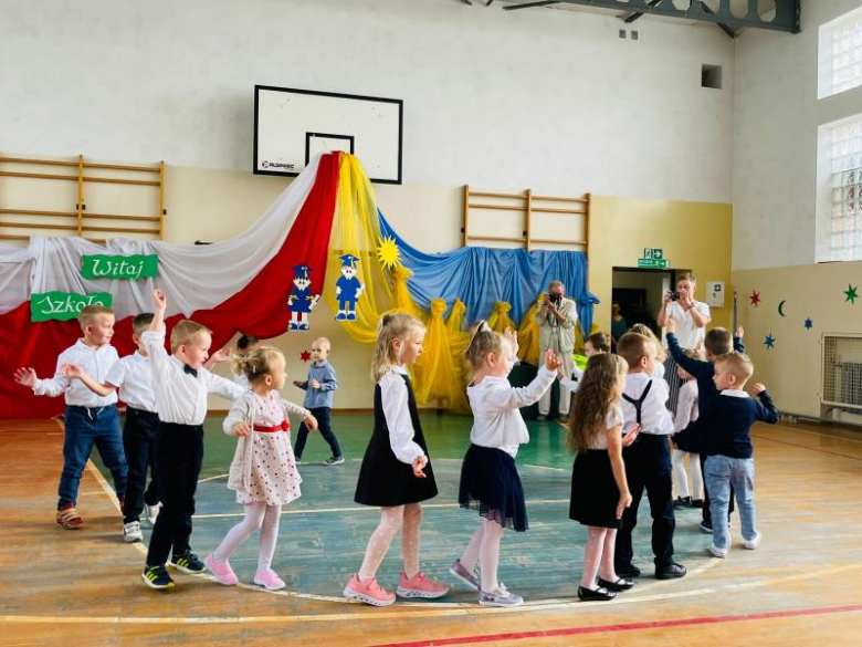 Gminne rozpoczęcie roku szkolnego w Niedźwiedziu