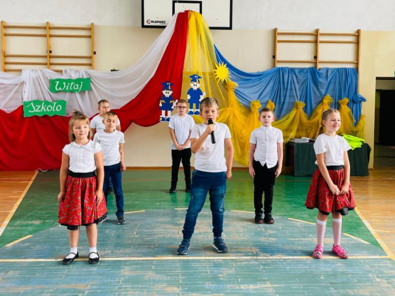 Gminne rozpoczęcie roku szkolnego w Niedźwiedziu