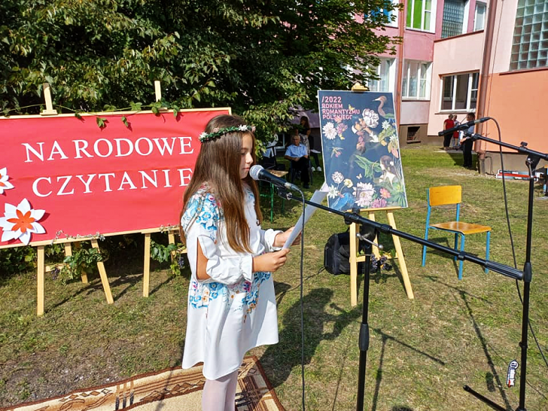 Narodowe czytanie „Ballad i romansów” w Szkole Podstawowej w Henrykowie.