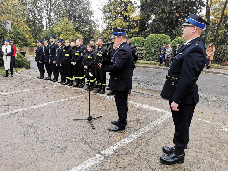 Uroczyste przekazanie auta ratowniczo-gaśniczego dla OSP Henryków