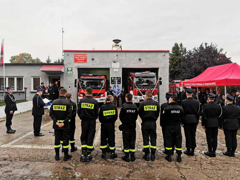 Uroczyste przekazanie auta ratowniczo-gaśniczego dla OSP Henryków