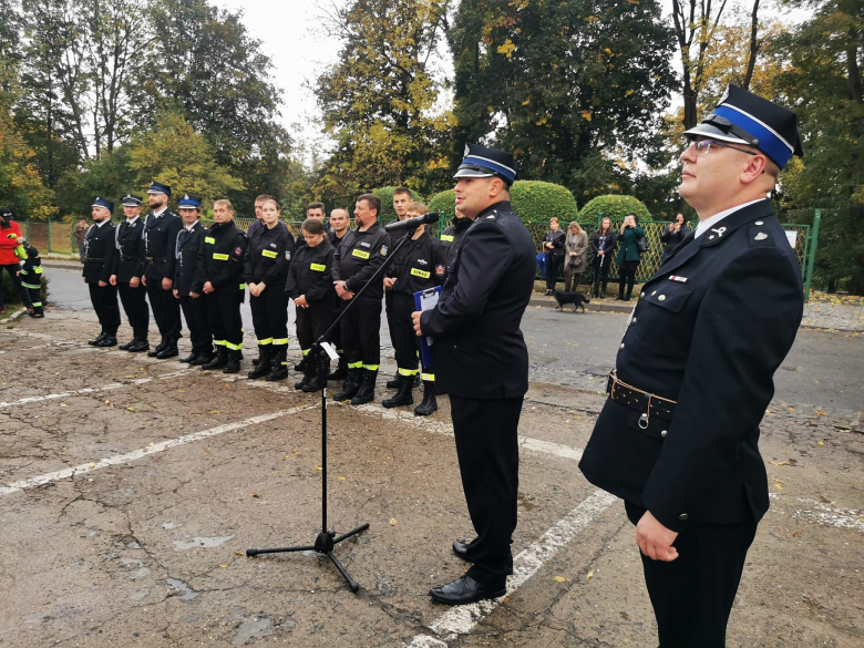 Uroczyste przekazanie auta ratowniczo-gaśniczego dla OSP Henryków