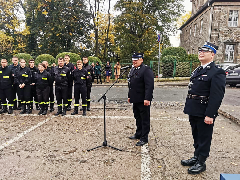 Uroczyste przekazanie auta ratowniczo-gaśniczego dla OSP Henryków