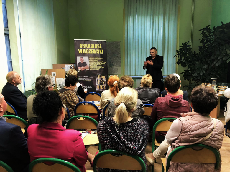 Debiut literacki Arkadiusza Wilczewskiego. Spotkanie autorskie w bibliotece